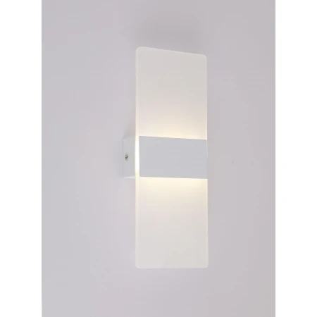 AM008 WT (1/25) Настенный светильник (RL) 