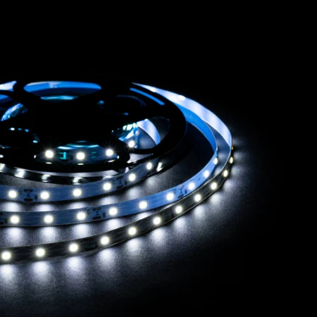 Светодиодная лента OGM 4,8W/m 60LED/m 2835SMD холодный белый 5M LSE-248