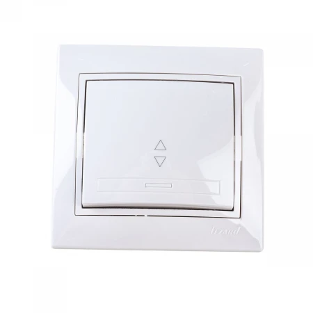 Выключатель проходной Lezard Mira белый с белой вставкой 701-0202-105