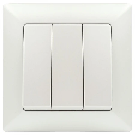 Выключатель трехклавишный ЭРА Intro Solo 10A 250V перламутровый 4-106-06 Б0053606