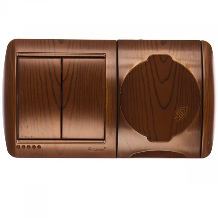 Выключатель двойной и розетка с крышкой Lezard Nata сосна горизонталь 710-0800-171