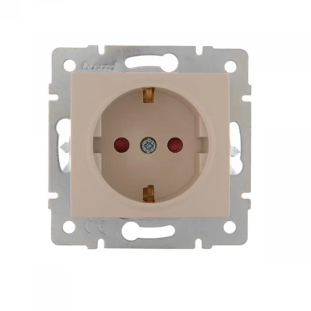Розетка с защитой от детей Lezard Karina кремовая 707-0388-124