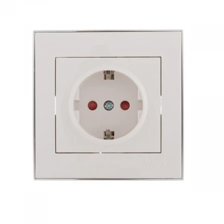 Розетка с защитой от детей Lezard Rain белая с бок. вст. хром 703-0225-124