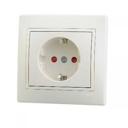 Розетка с защитой от детей Lezard Mira кремовая 701-0303-124