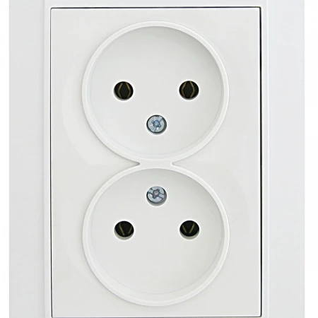 Розетка Makel 2-я б/з СП Defne 16А IP20 бел. 42001017