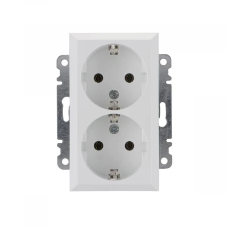 Розетка Makel 2-я с/з СП Karea 16А IP20 бел. 56001082