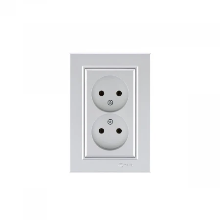 Розетка Makel 2-м СП Karea 10А IP20 б/з сереб. 56065017