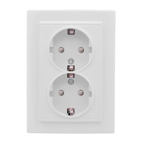 Минск Розетка 2-местная СП с заземлением 16А белая с защ. штор. EKF Basic ERR16-128-100
