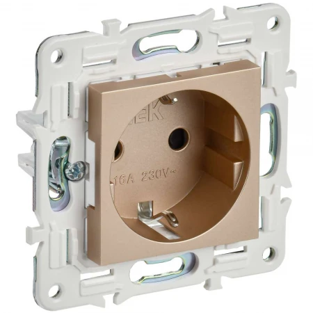 SKANDY Розетка с заземлением с защитными шторками 16А безвинтовое крепление SK-R06Sa песочный IEK SK-R14-16-1-K98