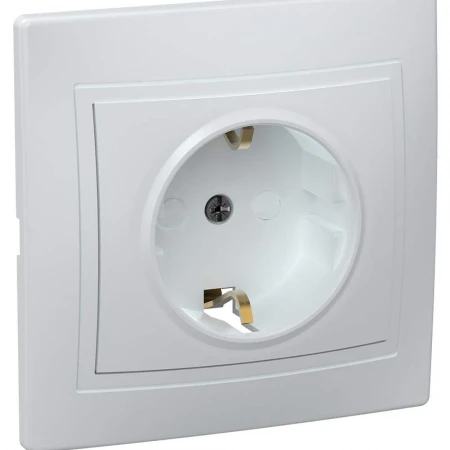 KVARTA Розетка 1-местная с заземлением с защитными шторками 16А кер. РСш10-3-КБ белый IEK ERK14-K01-16-K