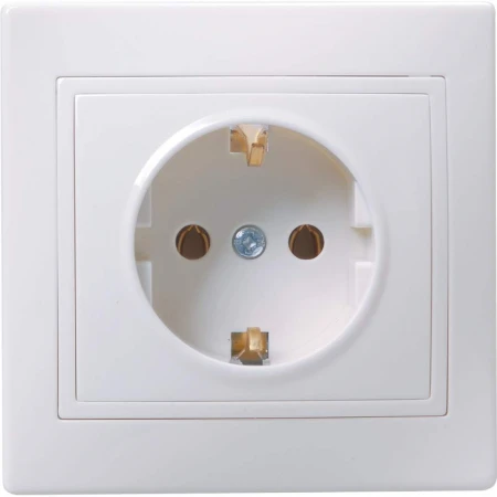 KVARTA Розетка 1-местная с заземлением без защитных шторок 16А кер. РС10-3-КБ белый IEK ERK11-K01-16-K