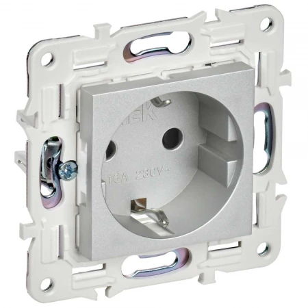 SKANDY Розетка с заземлением с защитными шторками 16А безвинтовое крепление SK-R06S серебряный IEK SK-R14-16-1-K23