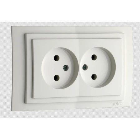 Розетка 2К двойная Mono Electric Larissa 16A 250V винтовое подключение белый 103-191905-121