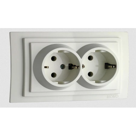 Розетка 2К+З двойная Mono Electric Despina/ Larissa 16A 250V винтовое подключение белый 500-001904-120