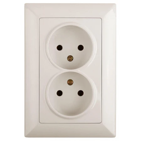 Розетка двойная ЭРА Intro Solo 2х2P 16A 250V слоновая кость 4-204-02 Б0043327