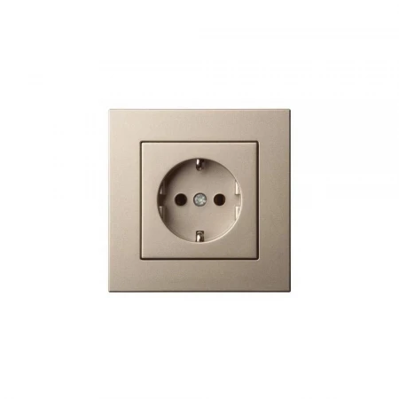 Розетка 2P+E Liregus Epsilon шампань 28-3111