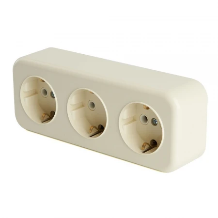 Розетка тройная 2P+PE Stekker Брест слоновая кость PST16-51-20 49054