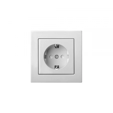 Розетка 2P+E Liregus Epsilon со шторками белый 28-0163