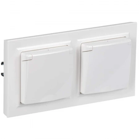 BRITE Комплект 1-местная с заземлением с защитными шторками и крышкой 16А IP44 2 штуки в сборе с двойной рамкой РСбш10-3-44-БрБ белый BR-R16-16-44-2-K