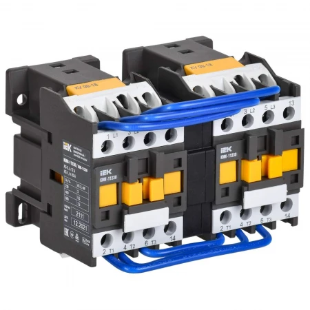 Контактор КМИ-11230 реверс 12А 400В/АС3 2NO IEK KKM13-012-400-20-1