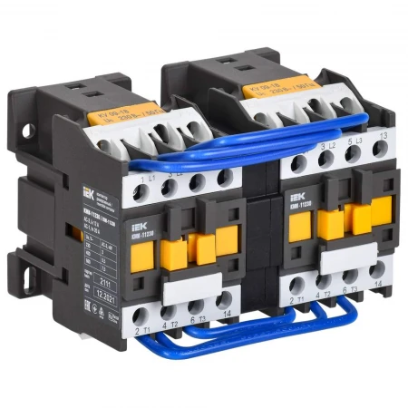 Контактор КМИ-11230 реверс 12А 230В/АС3 2NO IEK KKM13-012-230-20-1