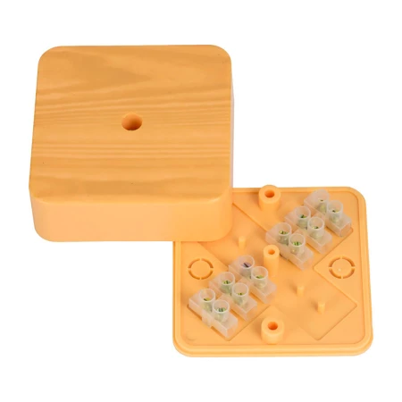 Коробка разветвительная КМР-030-030кг (75х75х26) с клеммником светлое дерево EKF PROxima plc-kmr-030-030kg-s